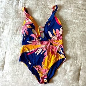 TRINA TURK BREEZE PLUNGE MAILLOT ONE PIECE SWIMSUIT